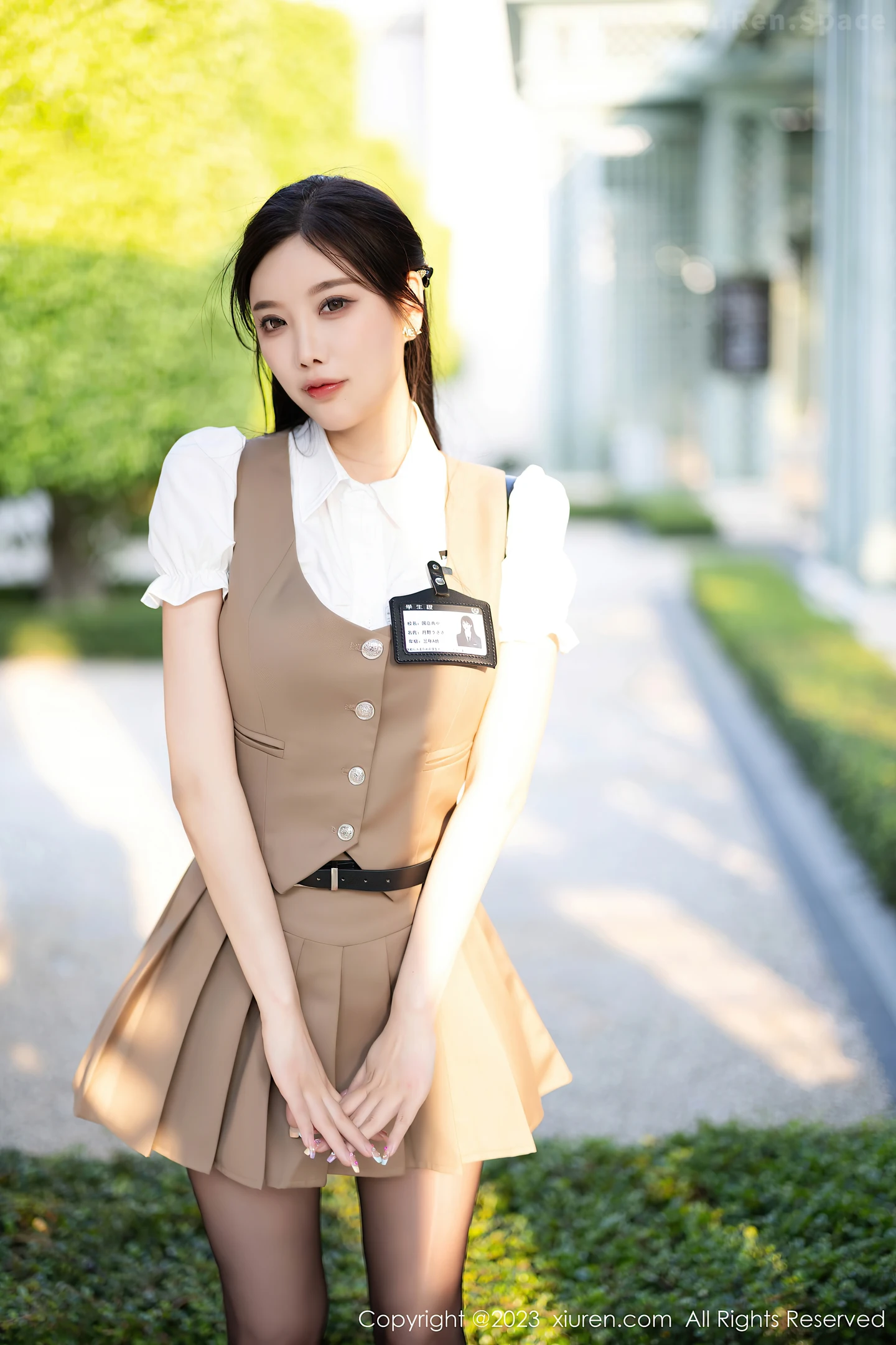 图片[6]-[XiuRen秀人网]VOL.7202 女神杨晨晨Yome杏色短裙套装露粉色内衣配超薄黑丝诱惑写真90P-秀人网官方网站